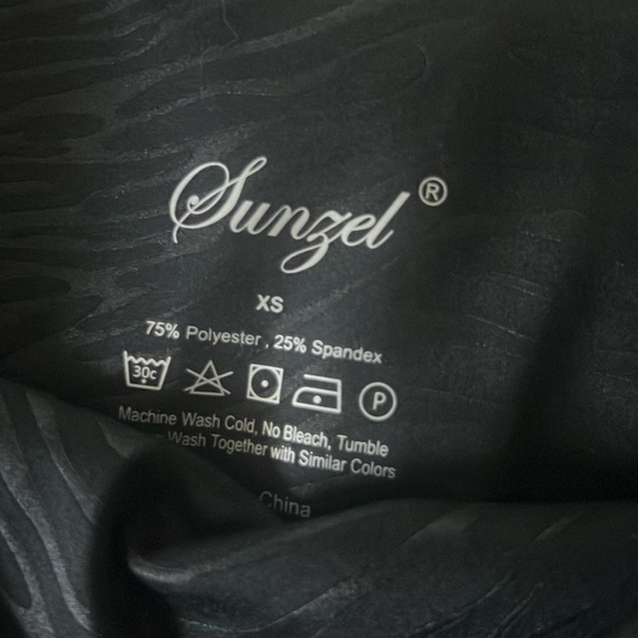 Shorts 2 pieces for $45 - Picture 2 of 3